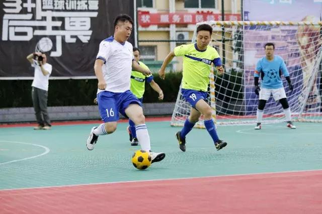 中国男篮祝贺崔永熙：希君生羽翼 一化北溟鱼