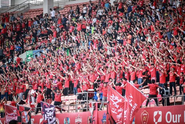 老鹰30分大逆转终结绿军9连胜 尼克斯大胜活塞