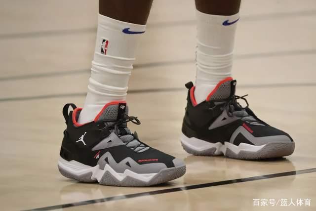 胡金秋16+12孙铭徽加时赛绝杀 广厦险胜深圳